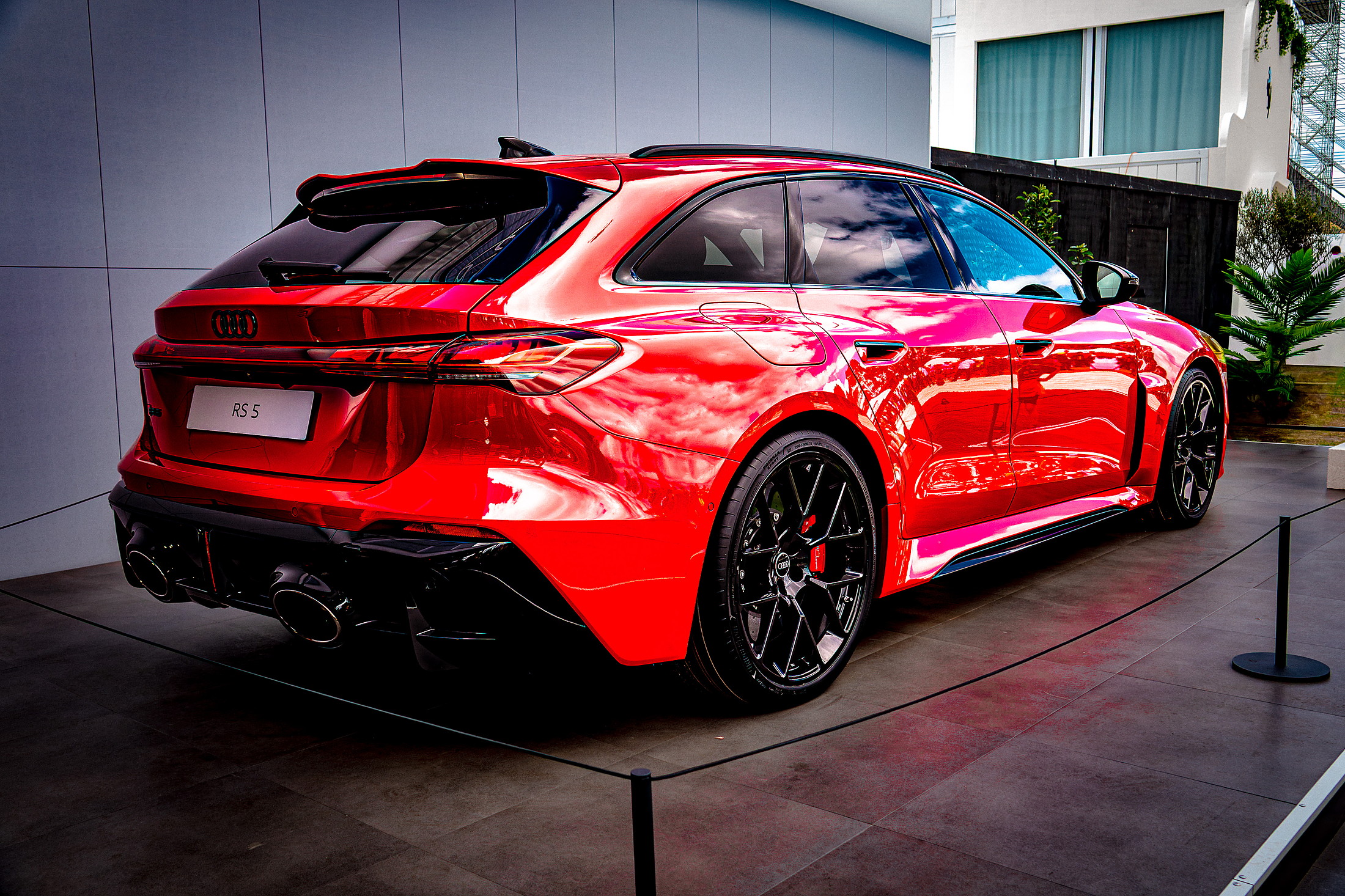 Rs 5 · Rear